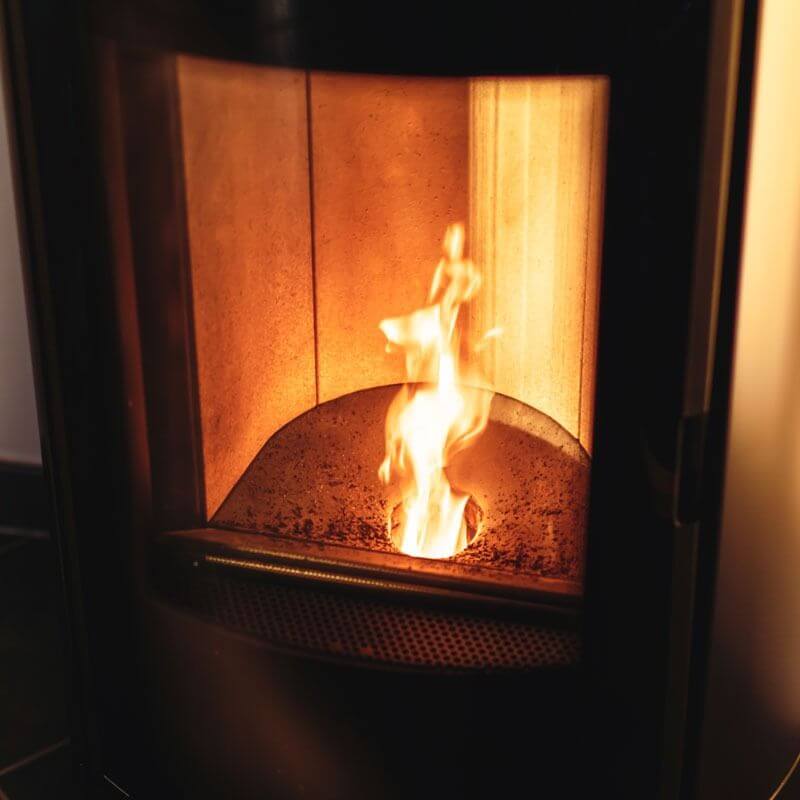 Palette Giant Flames Holzpellets 65 Säcke à 15 kg (975 kg)